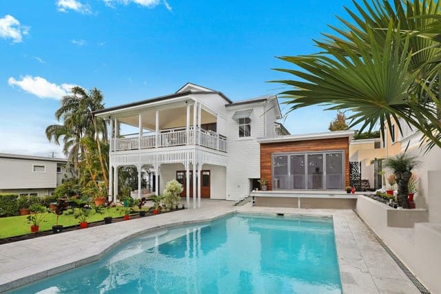 Dr. Jan Duffy with northwest Las Vegas luxury homes